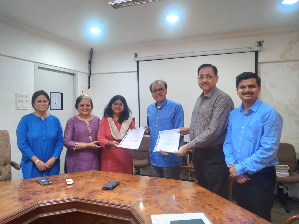 MoU signing between Health Parliament and The Indian Pharmaceutical Association, Maharashtra State Branch’s Bombay College of Pharmacy